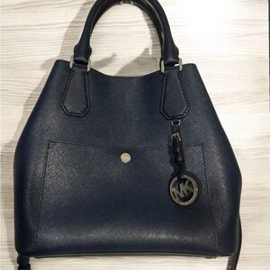 Michael kors medium Greenwich soffino Elegant Navy leather Handbag